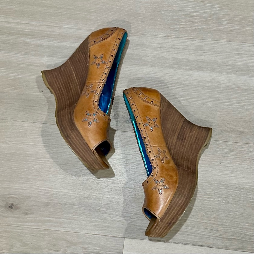 Tribeca by Kenneth Cole Brown Wedge Shoes with Smooth Leather